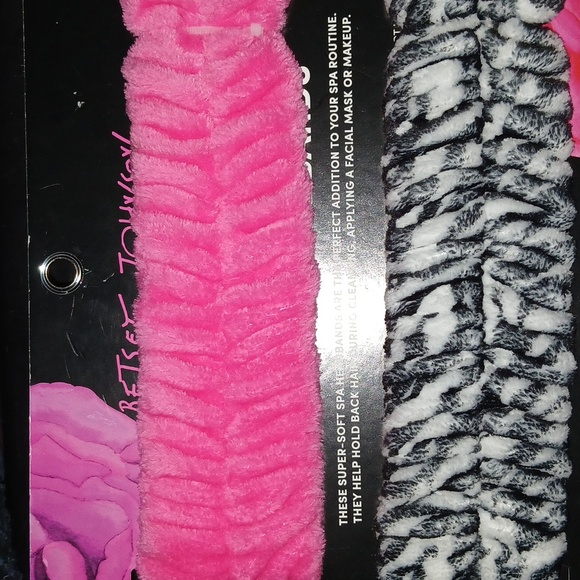 Betsey Johnson Pink and Zebra Spa Headbands Facial collection NWT - Picture 5 of 6